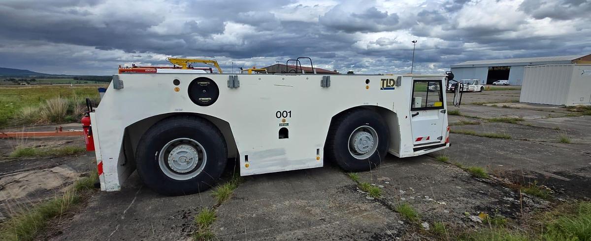 D'occasion Pushback TLD TMX 400-30 PUSHBACK TRACTOR