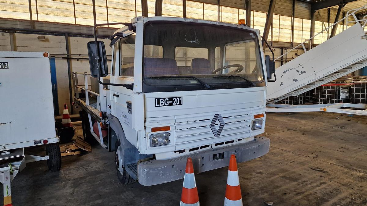 D'occasion 1990 SOVAM Renault Water truck