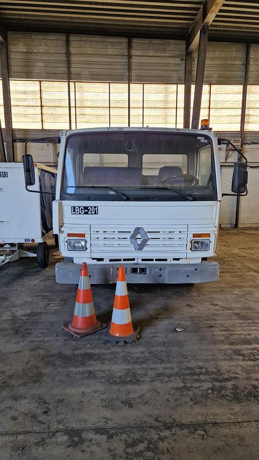 D'occasion 1990 SOVAM Renault Water truck