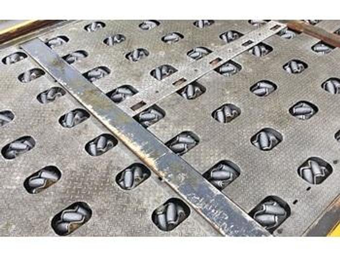 Used 2005 Aircraft cargo loader Lower Deck FMC Commander 15 Wide