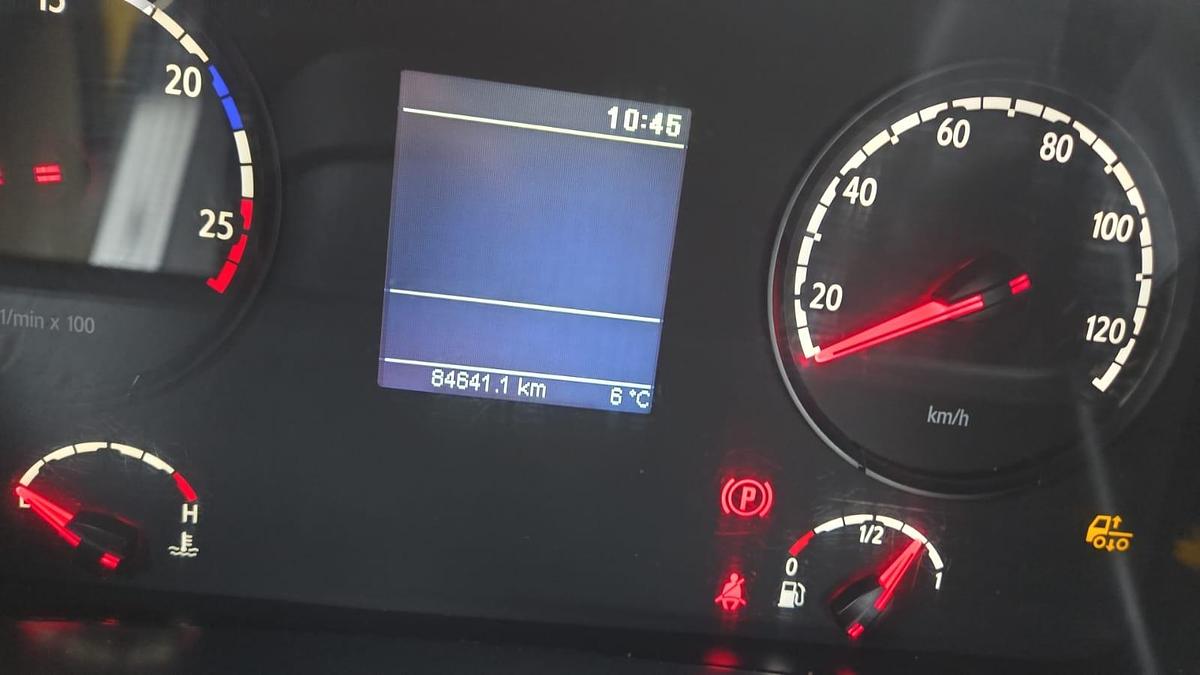 D'occasion Runway Sweeper John Beam 14000 on Scania Chassis