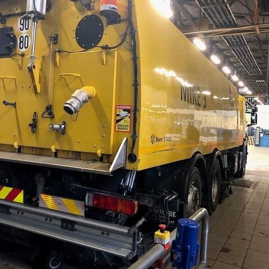 D'occasion Runway Sweeper John Beam 14000