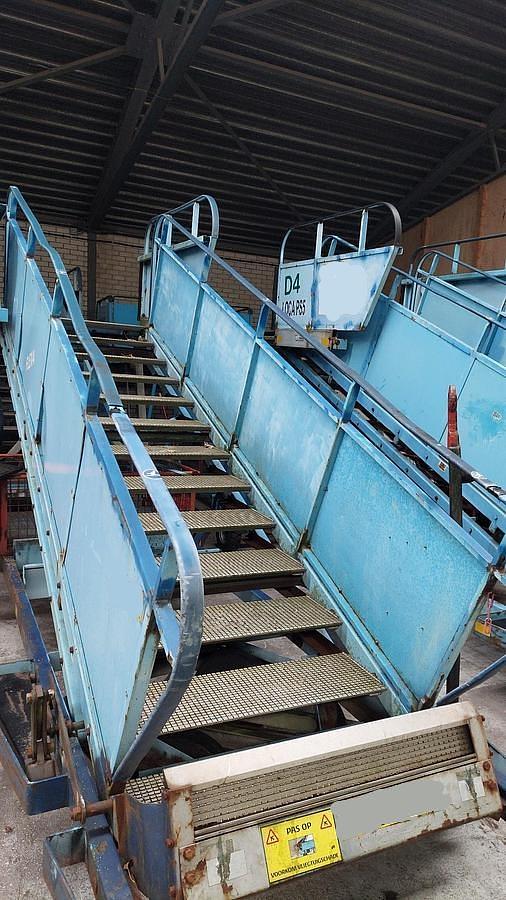 D'occasion 2000 SPS Passenger Stairs SACO 2-2.80