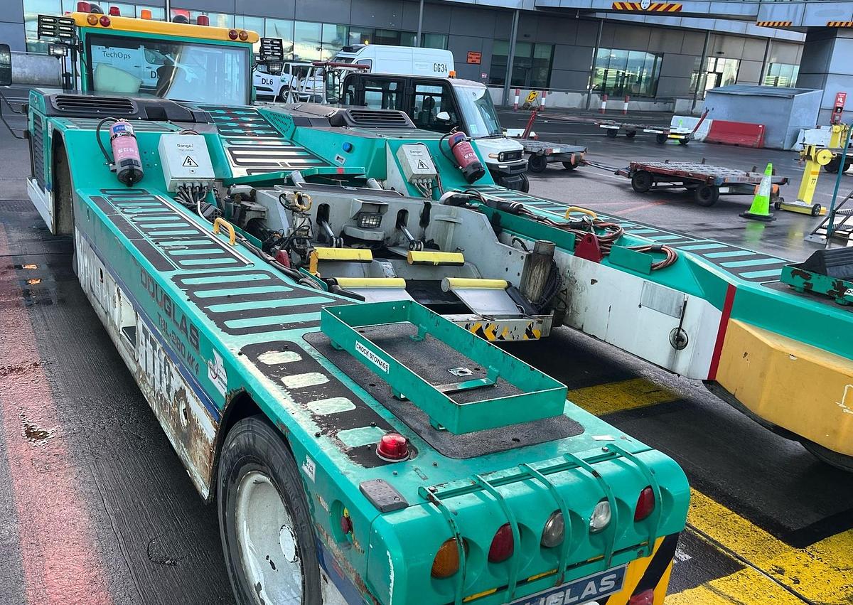 D'occasion 2001 AirBusiness GSE - Douglas TBL280