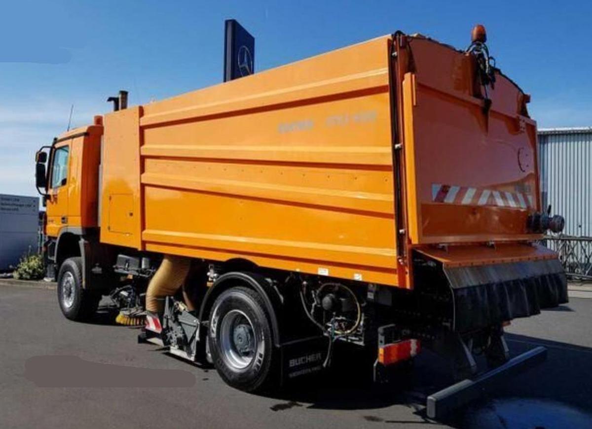 D'occasion 2006 Bucher STKF 9500