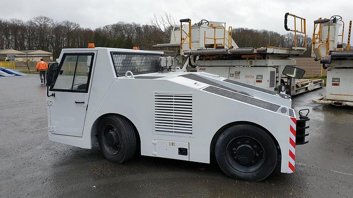 Refurbished 2003 Pushback tractor SOVAM K100