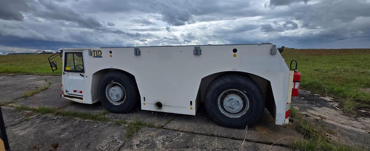 D'occasion Pushback TLD TMX 400-30 PUSHBACK TRACTOR