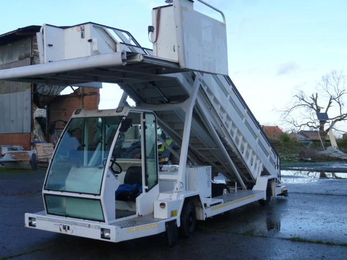 D'occasion 2007 Passenger stairs FMC Passenger Stairs Smart Step