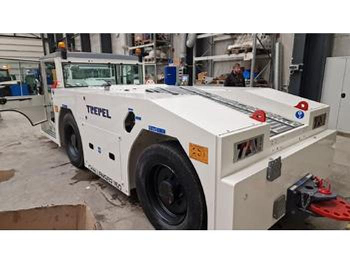 2015 Pushback tractor TREPEL Challenger 150