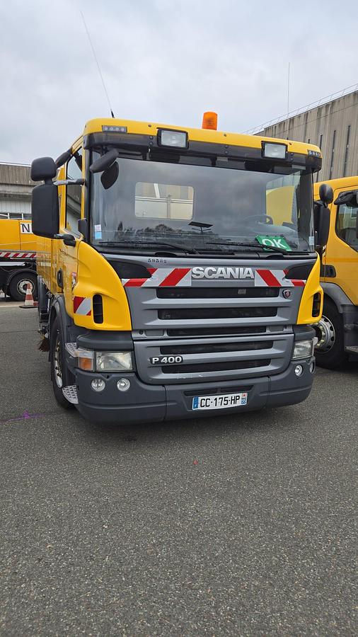 D'occasion Runway Sweeper John Beam 14000 on Scania Chassis