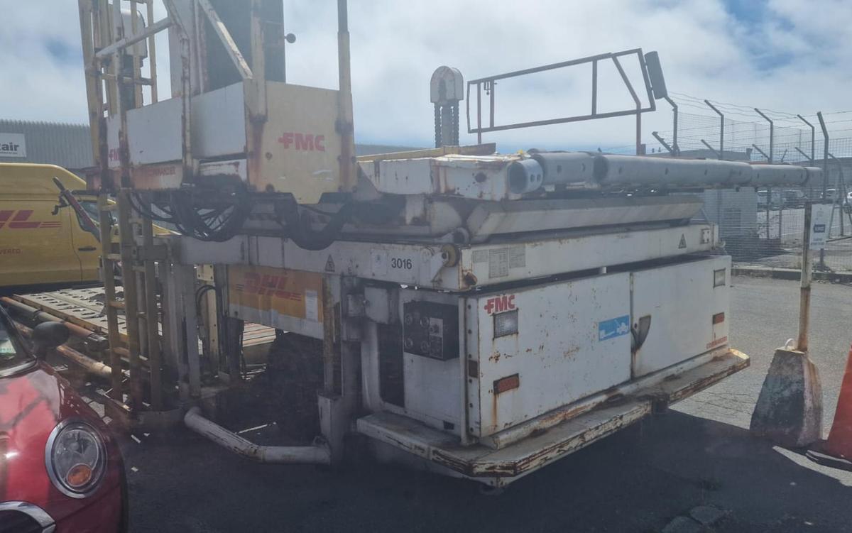 D'occasion 1999 FMC Commander 30