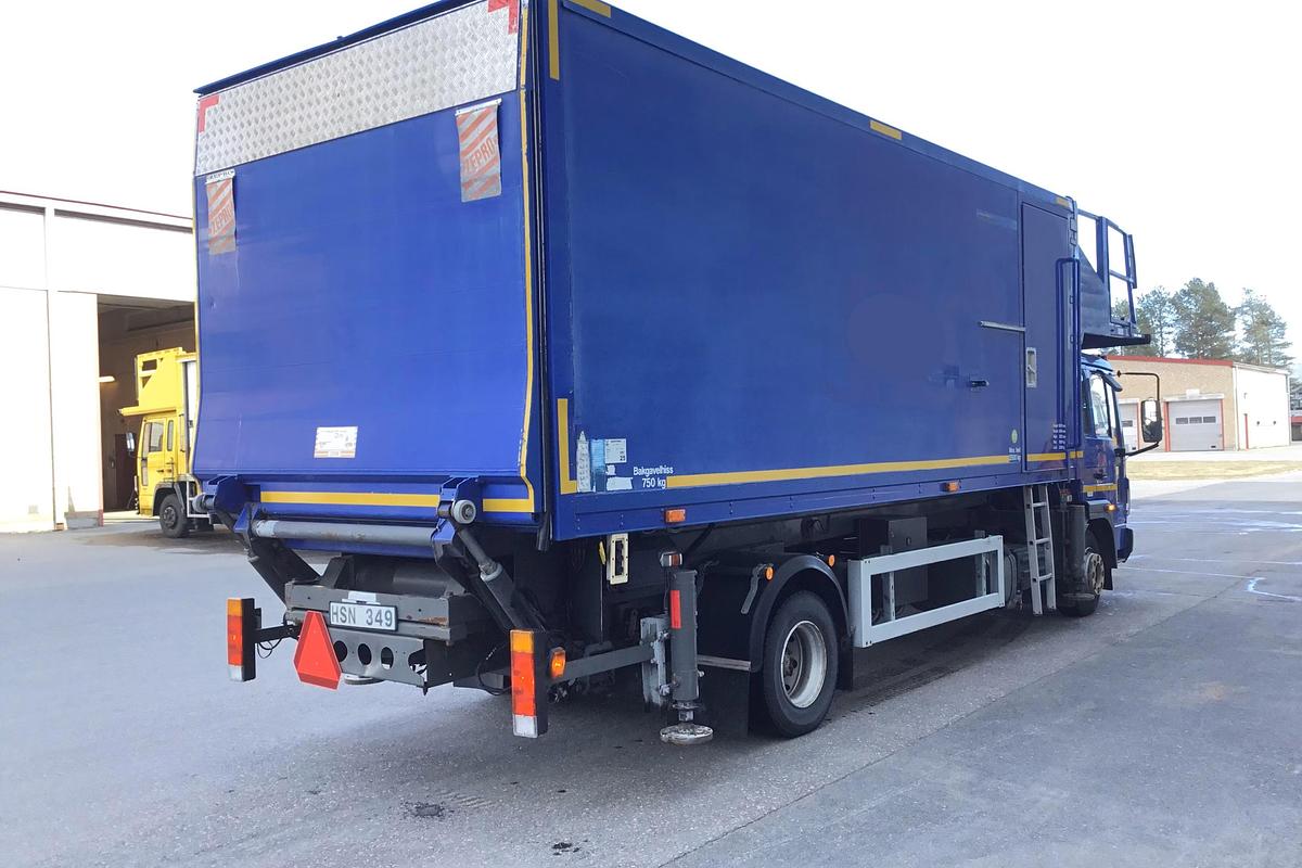 D'occasion 1999 Trepel Catering Truck