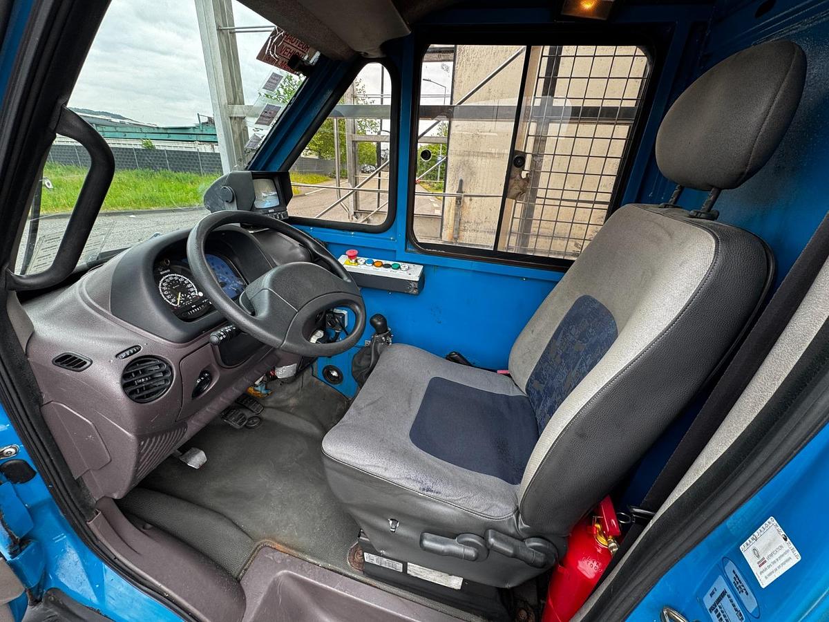 D'occasion 2001 SOVAM CT15 RENAULT MIDLINER