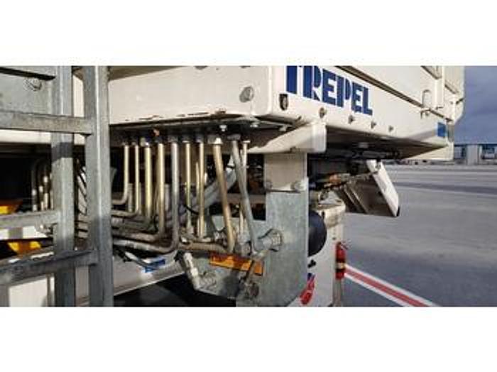 Used 2006 Aircraft cargo loader loader Trepel 70W
