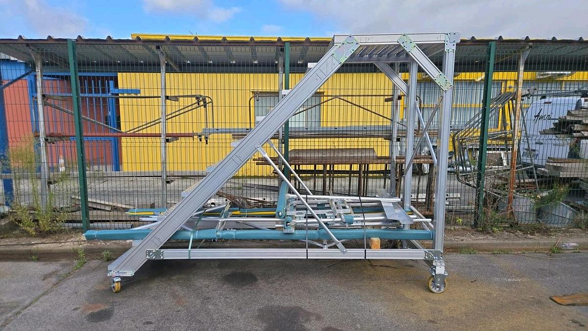 D'occasion ABG SuperPuma Maintenance Stairs