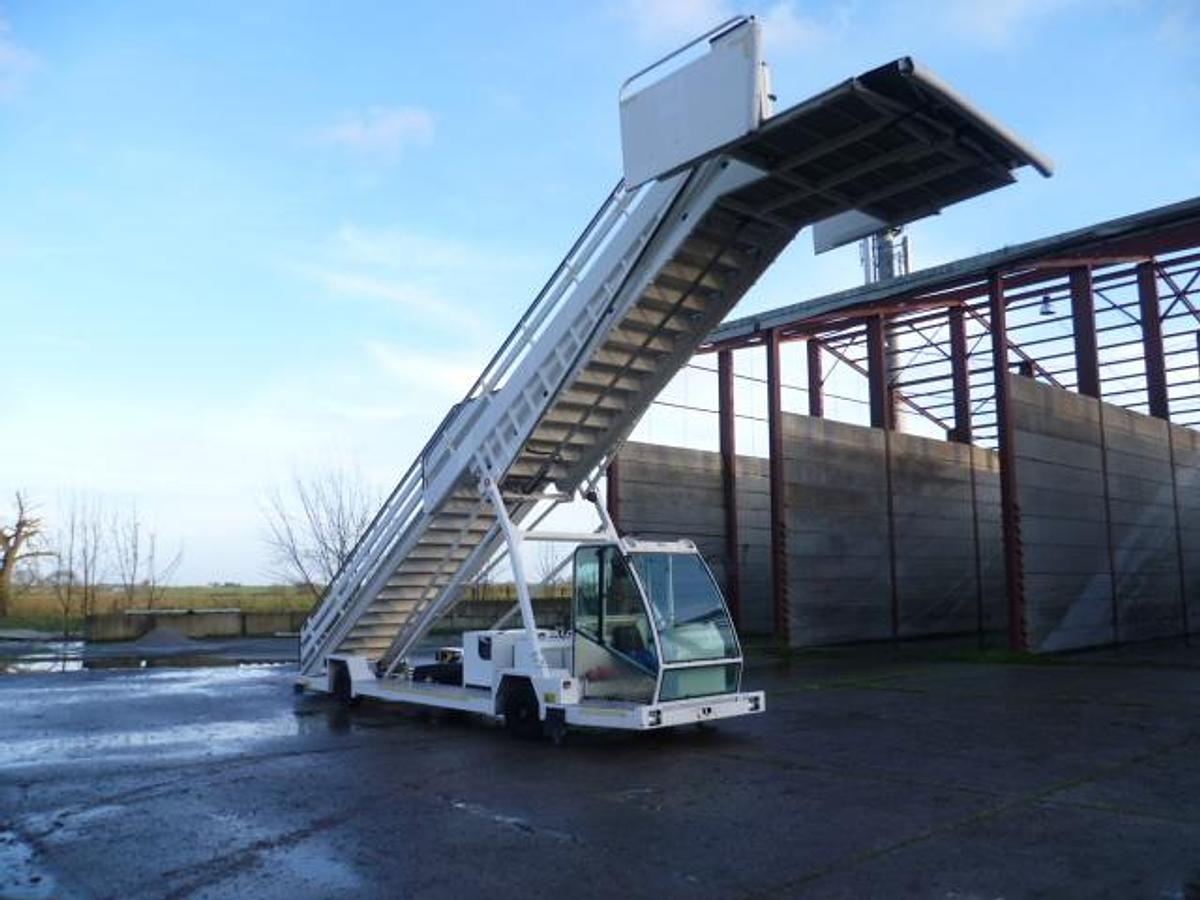D'occasion 2007 Passenger stairs FMC Passenger Stairs Smart Step