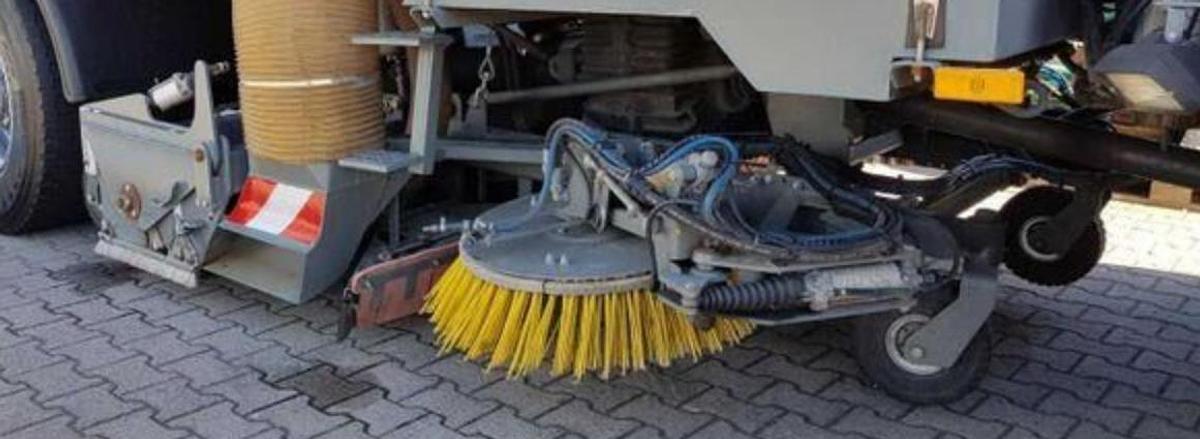 D'occasion 2006 Bucher STKF 9500