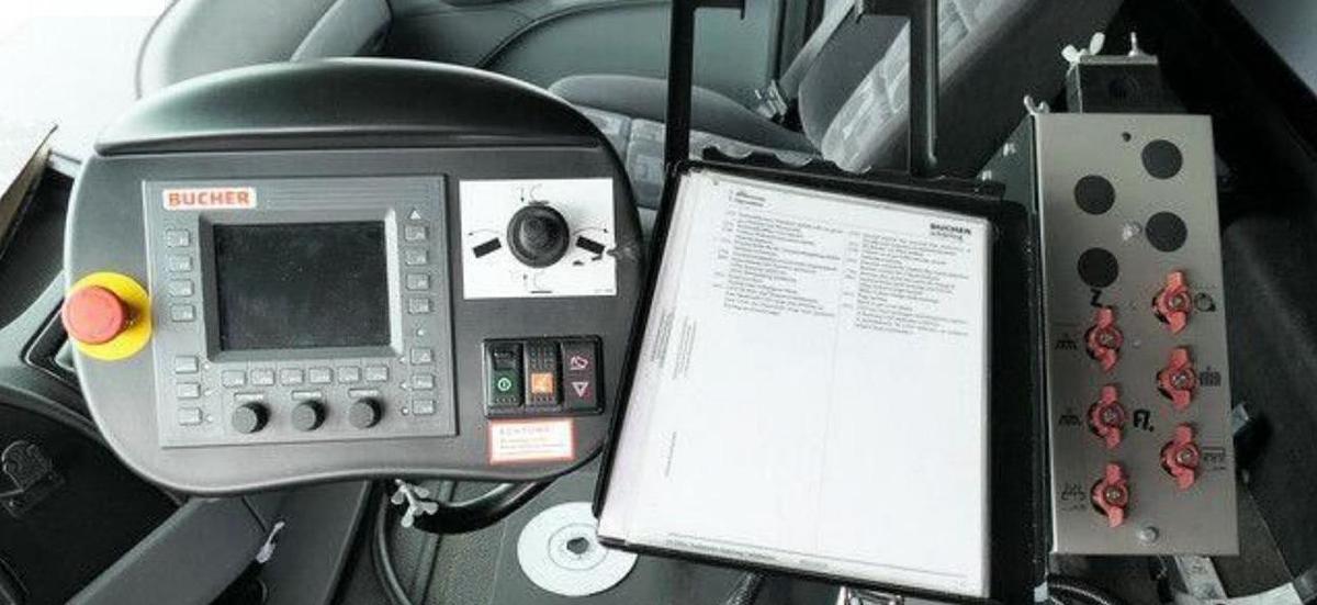 D'occasion 2006 Bucher STKF 9500