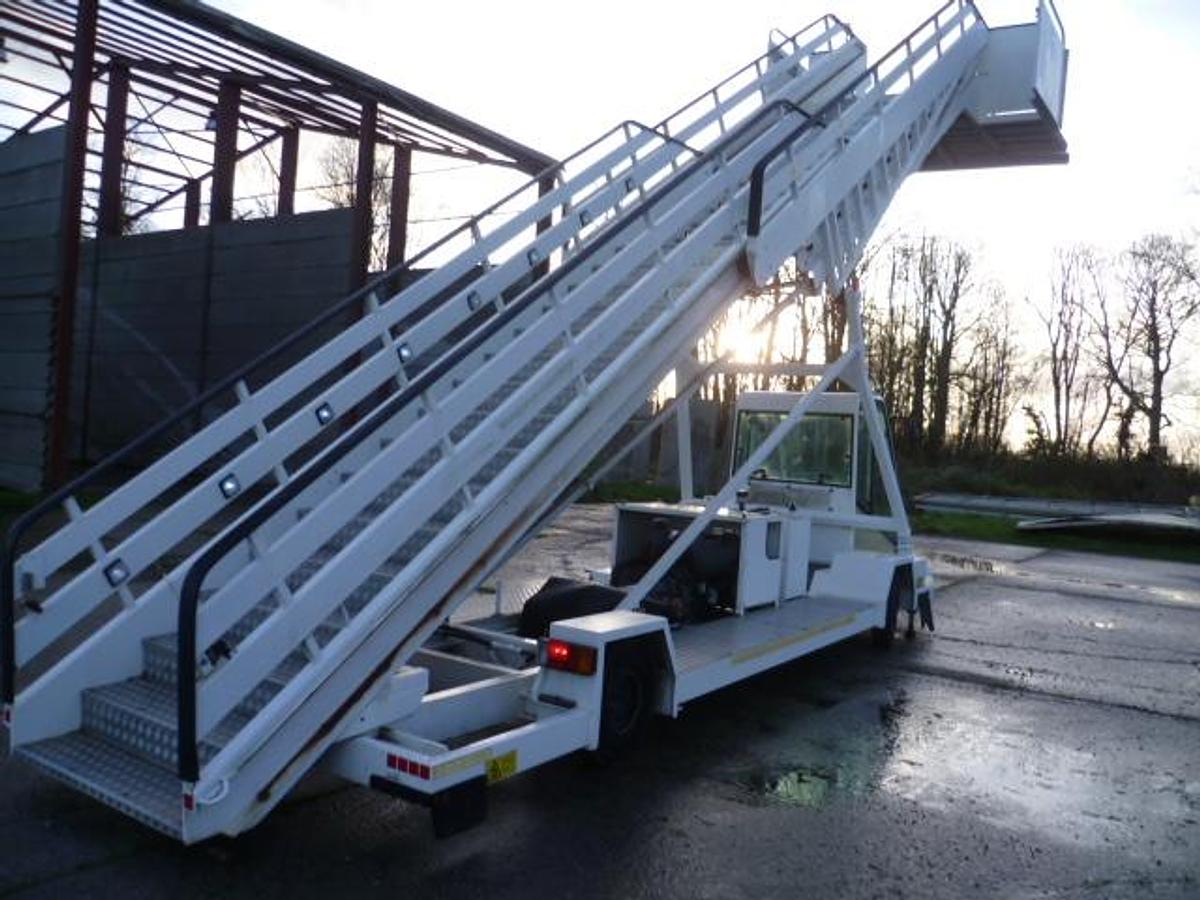 D'occasion 2007 Passenger stairs FMC Passenger Stairs Smart Step