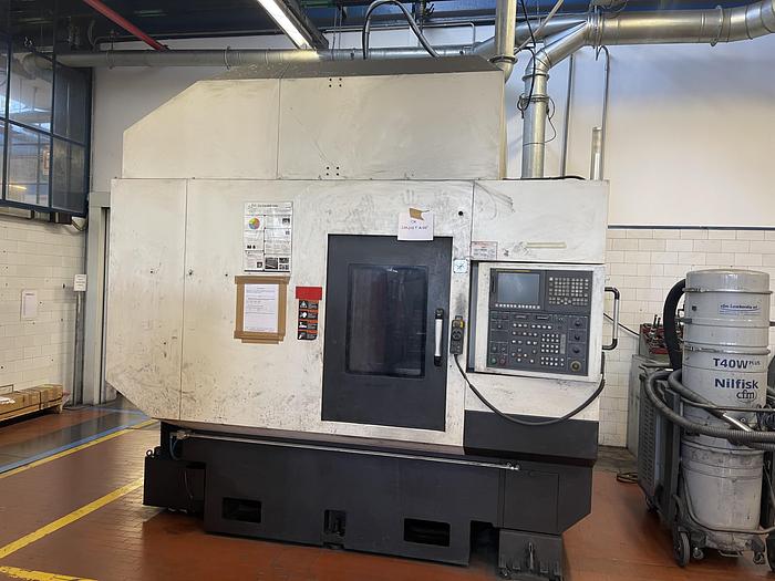 Ottime Centro di Lavoro Verticale con Rotopallet HYUNDAI WIA F500D