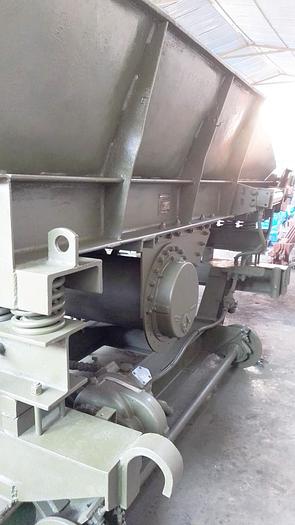 Usado Alimentador Vibratorio de Chatarra