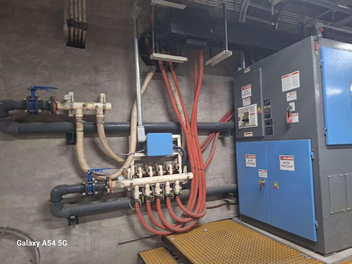 Usado Inductotherm VIP Power Trak 2500 kilos  Ultimo Modelo