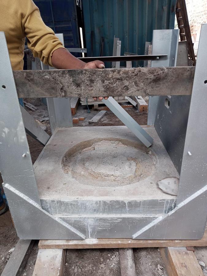 Reacondicionado Cuerpo  de Horno de Inducción de 1000 kilos