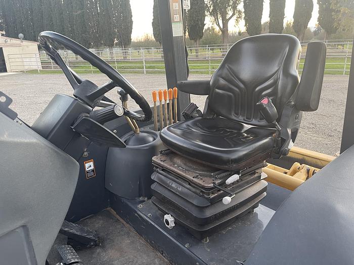 Used John Deere 210LJ