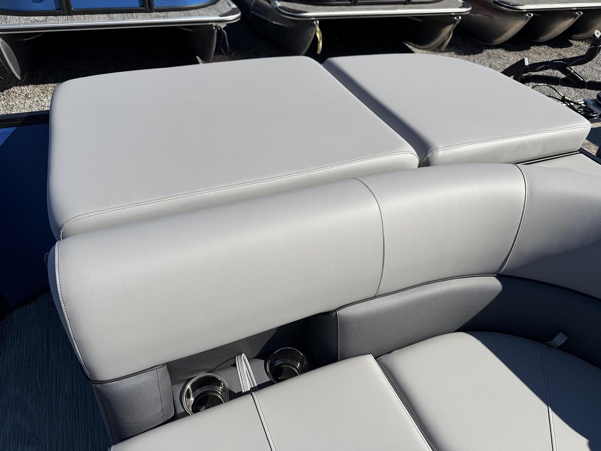2026 Bentley Pontoons Legacy 200 Cruise