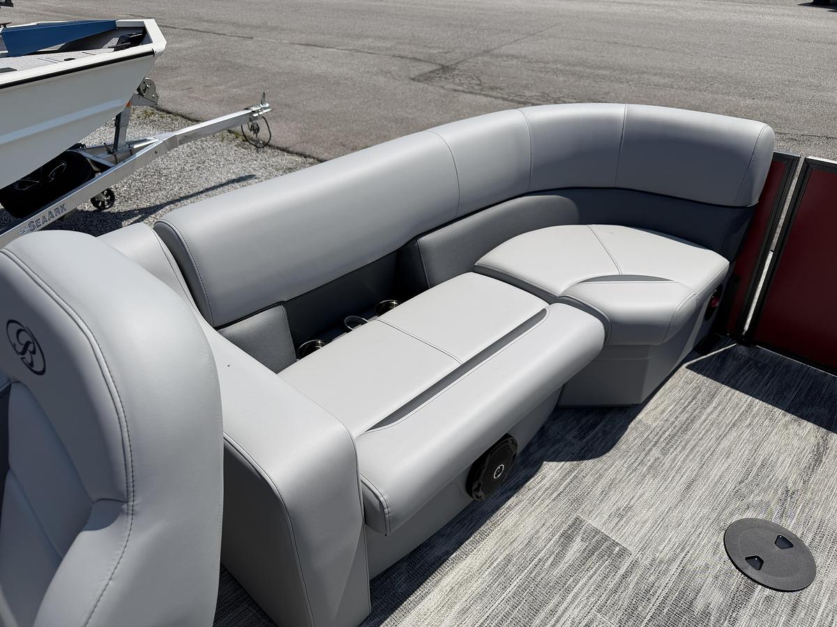 2027 Bentley Pontoons Legacy 200 Navigator