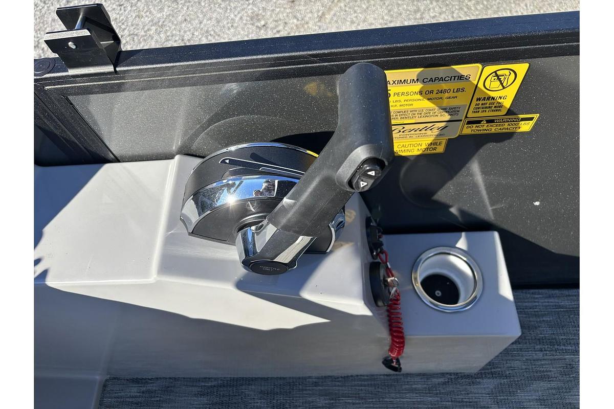 2026 Bentley Pontoons Legacy 223 Navigator