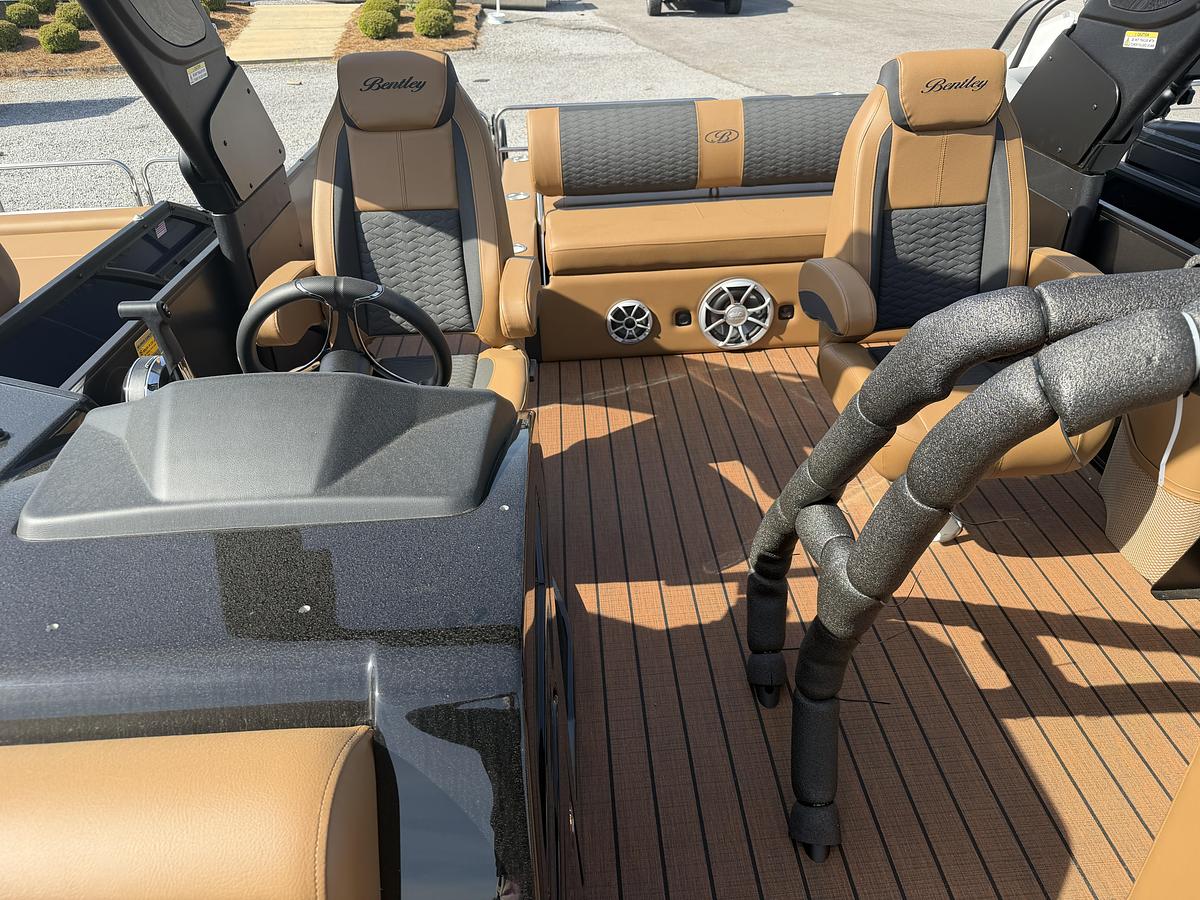 2026 Bentley Pontoons Elite 253 DC Swingback