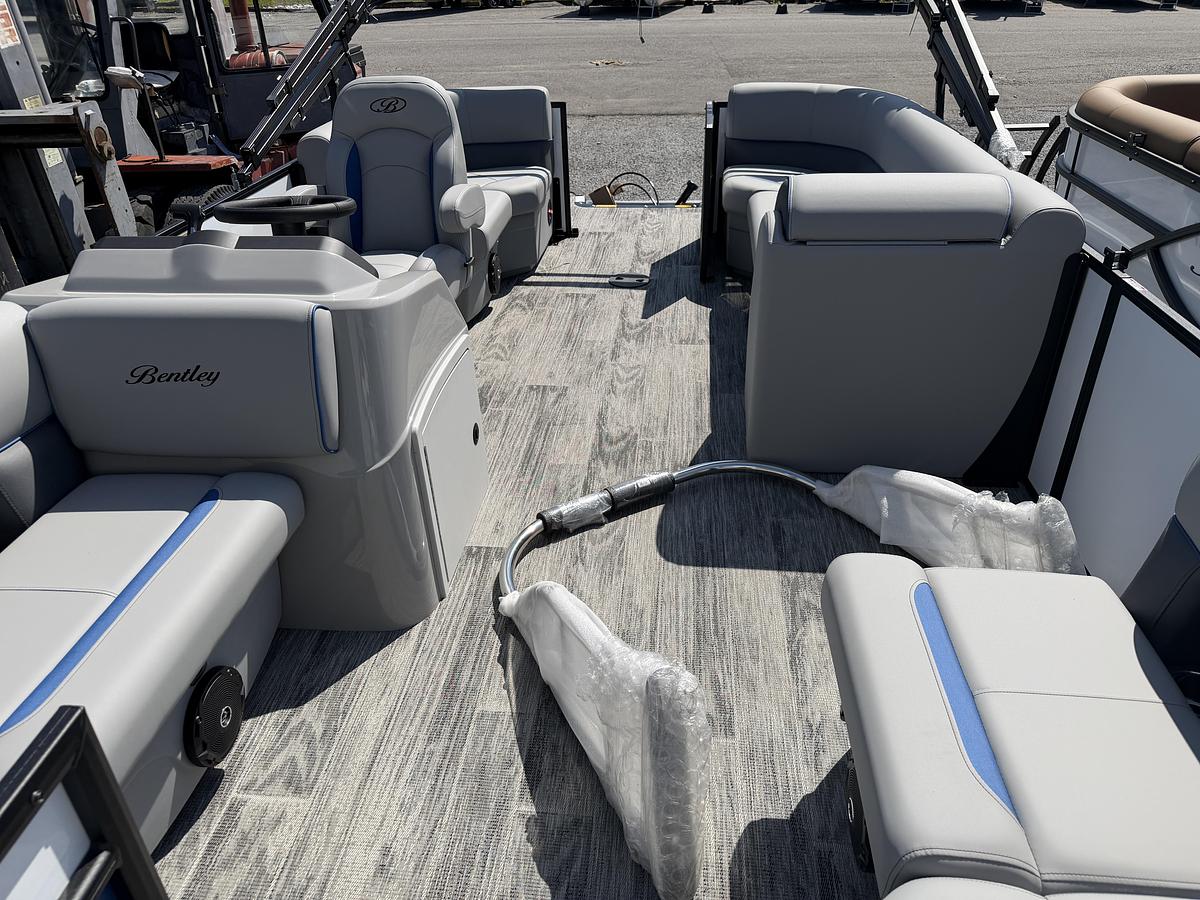 2026 Bentley Pontoons BOLT 200