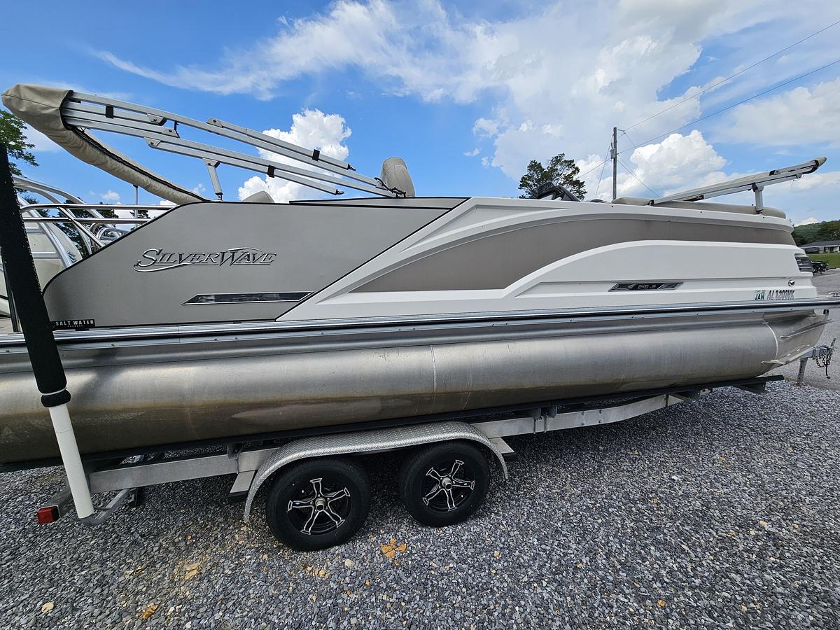 Used 2021 Silver Wave 2410 JS