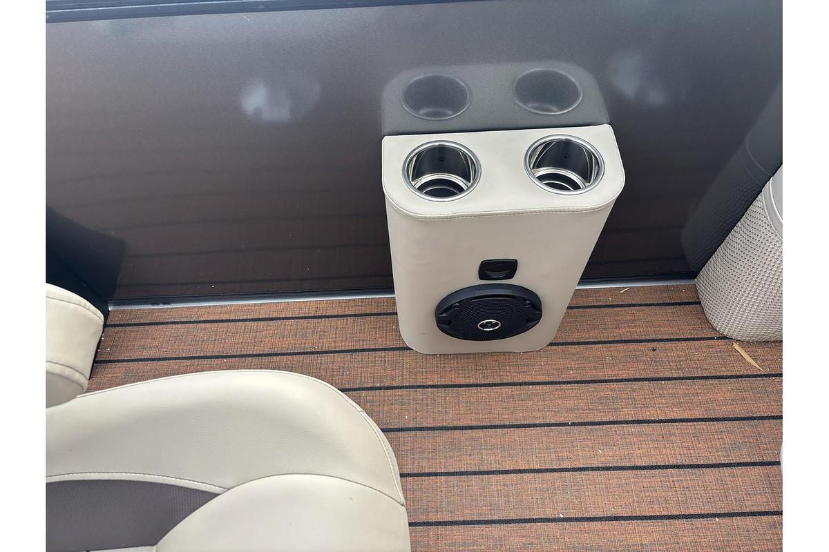 2026 Bentley Pontoons Legacy 220 DL Navigator