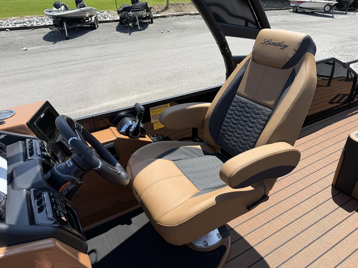2027 Bentley Pontoons Elite 253 Swingback DC
