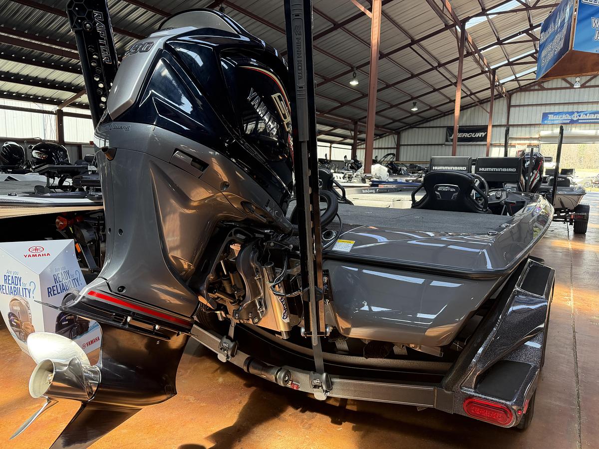 Used 2025  Skeeter FXR21LE - Buck's Island Demo