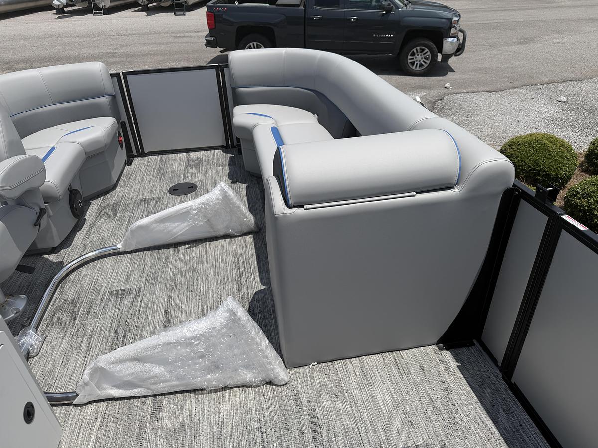 2027 Bentley Pontoons Bolt 203