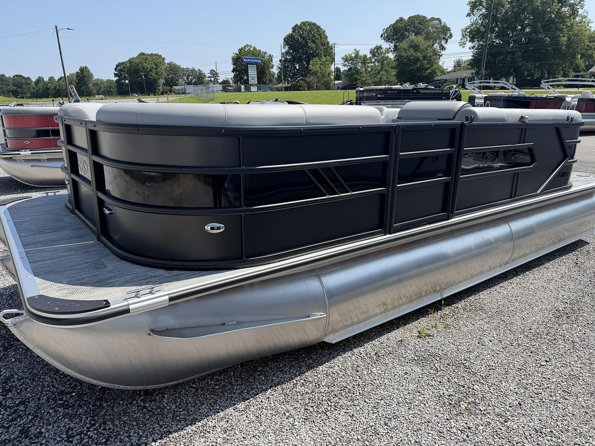 2027 Bentley Pontoons Bolt 200