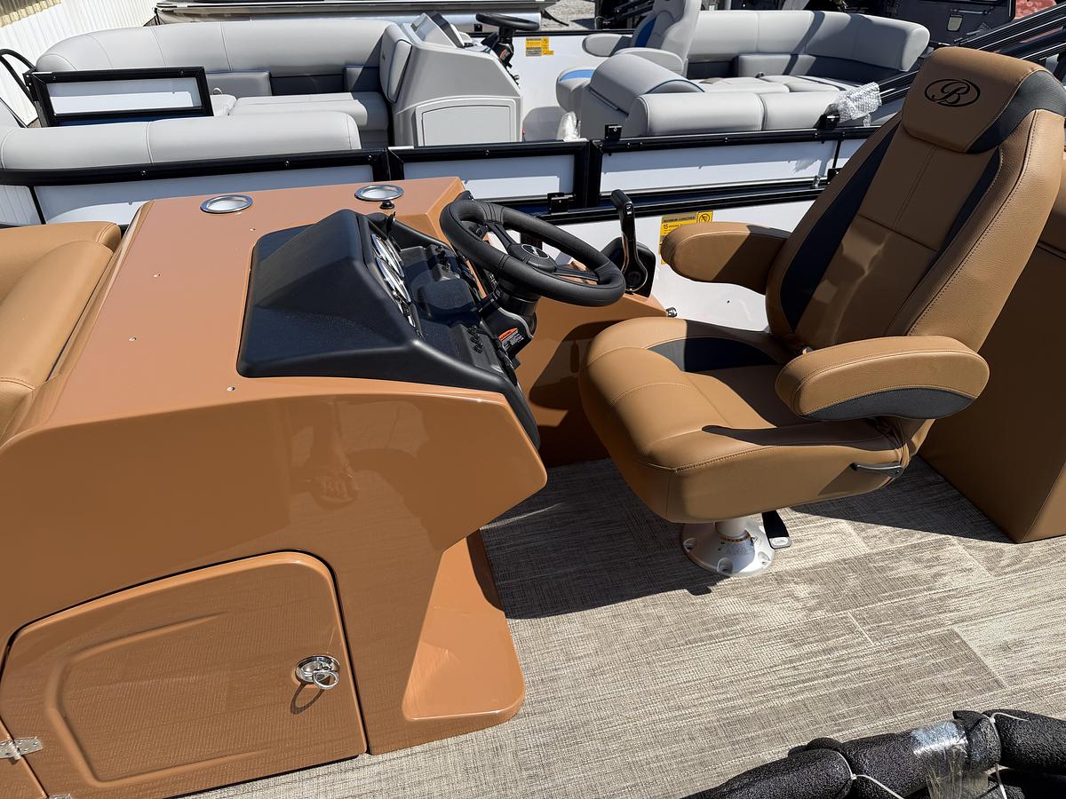 2026 Bentley Pontoons Legacy 223 Navigator