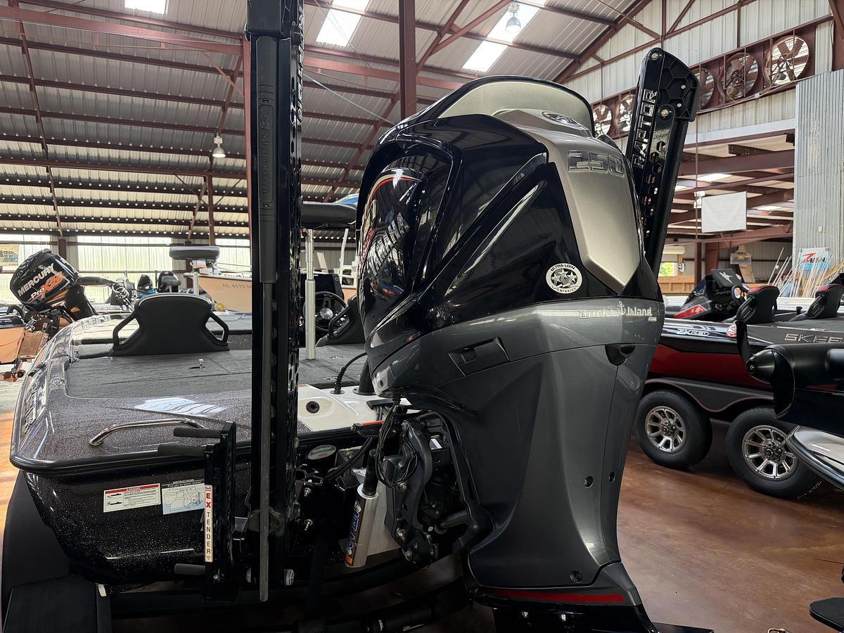 Used 2024 Skeeter ZXR20