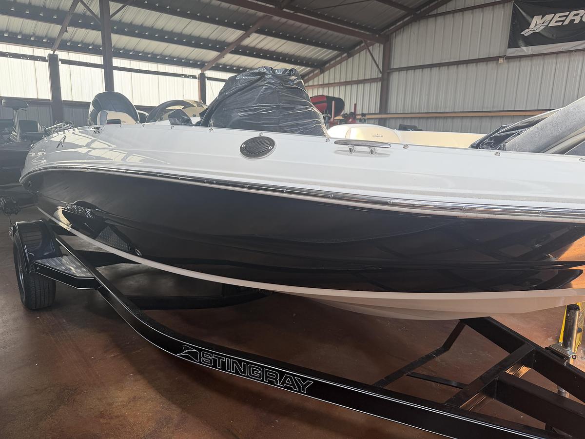 Used 2023 Stingray 18SC