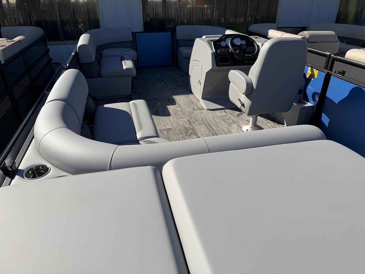 2026 Bentley Pontoons Legacy 200 Cruise