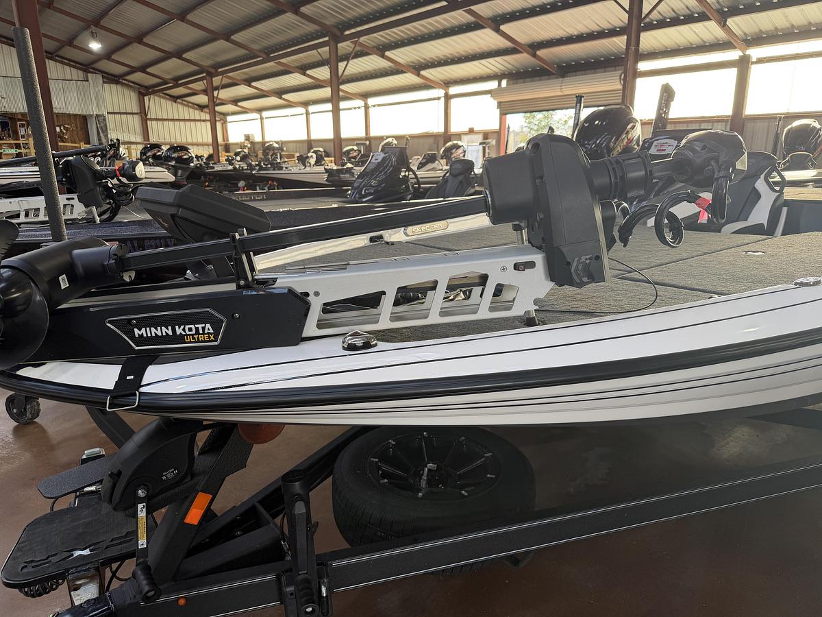 Used 2025 Skeeter FX20LE