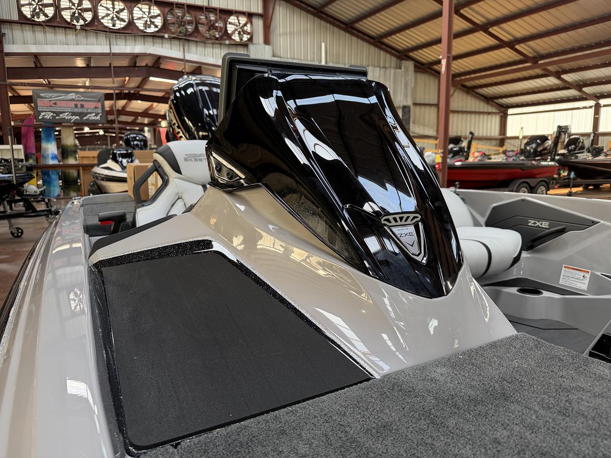 2027 Skeeter ZXE20