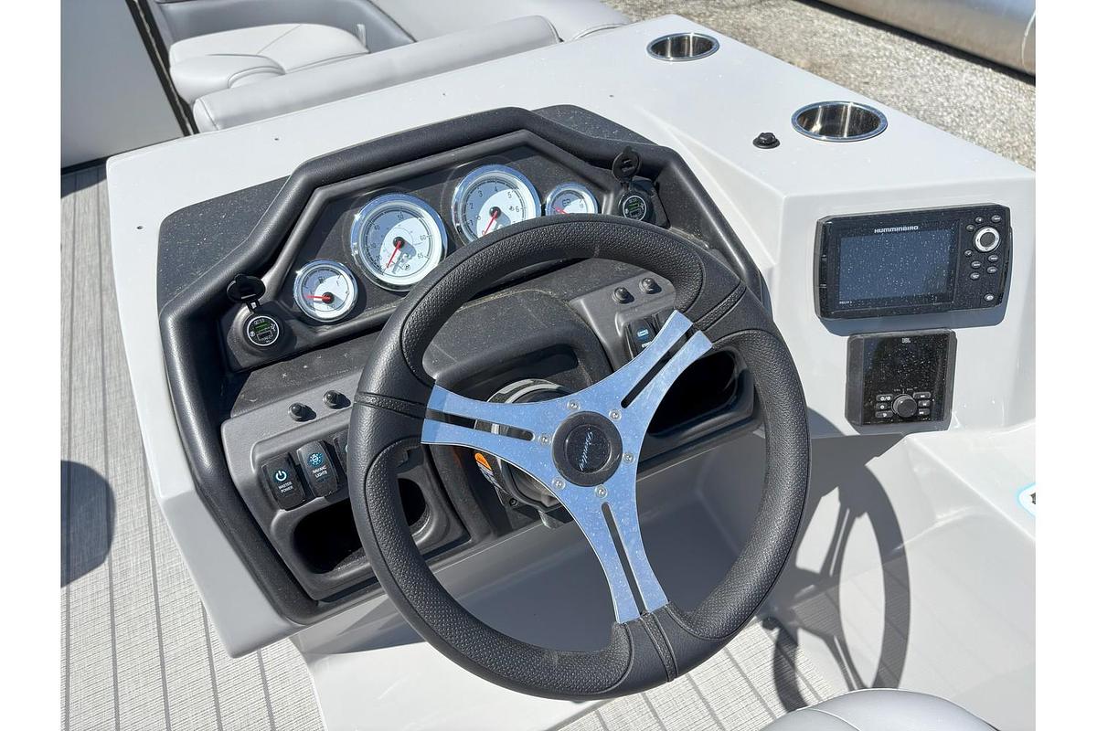 2025 Bentley Pontoons Legacy 223 Cruise