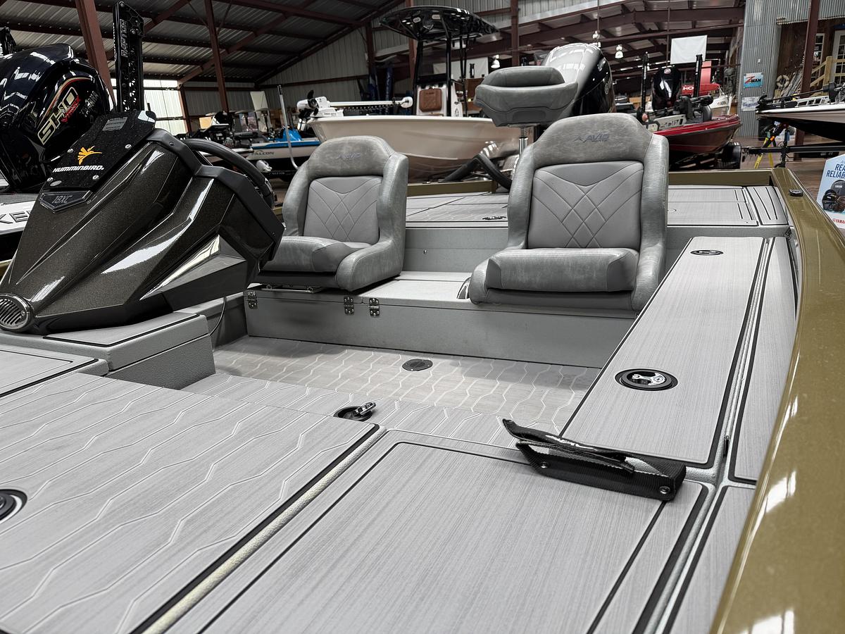 Used 2024 Avid Boats 18XC
