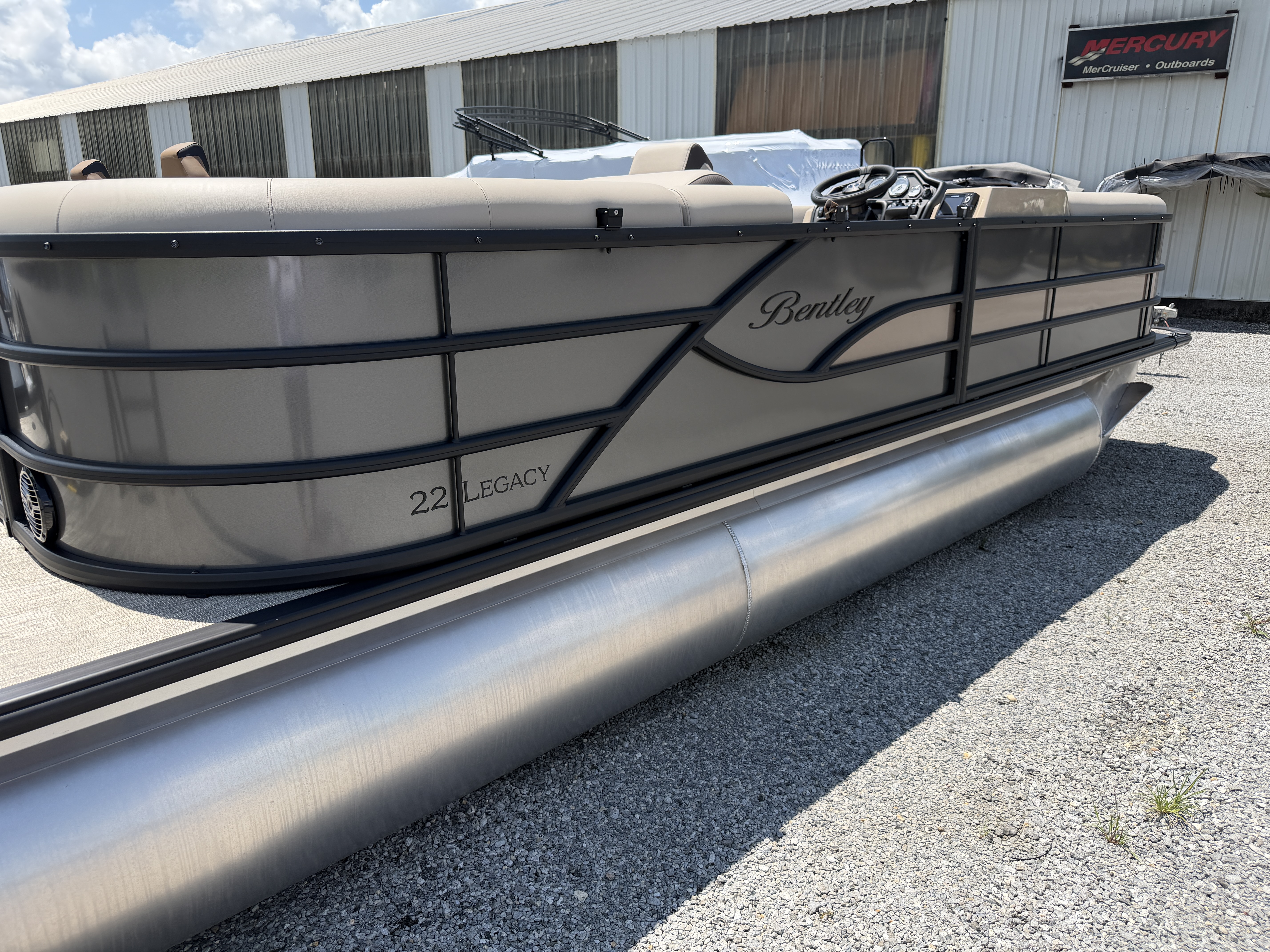 2027 Bentley Pontoons Legacy 223 Navigator