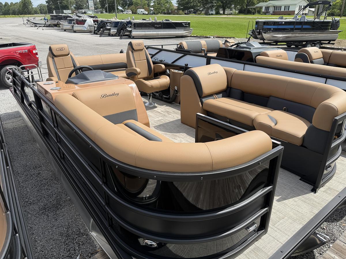 2027 Bentley Pontoons Legacy 223 Swingback