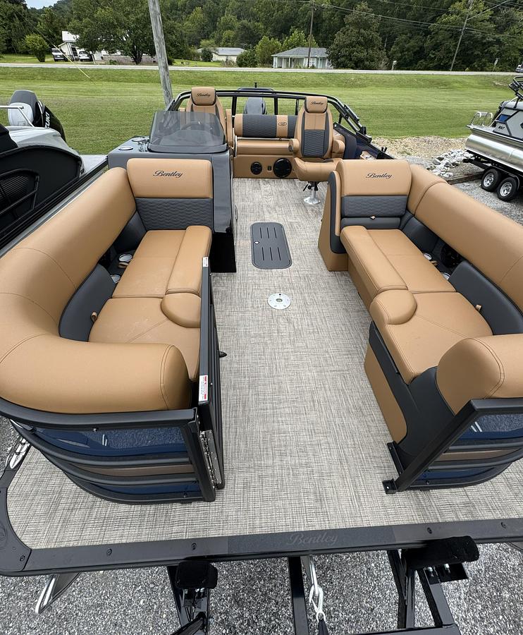 Used 2026 Bentley Pontoons Elite 223 Swingback DC